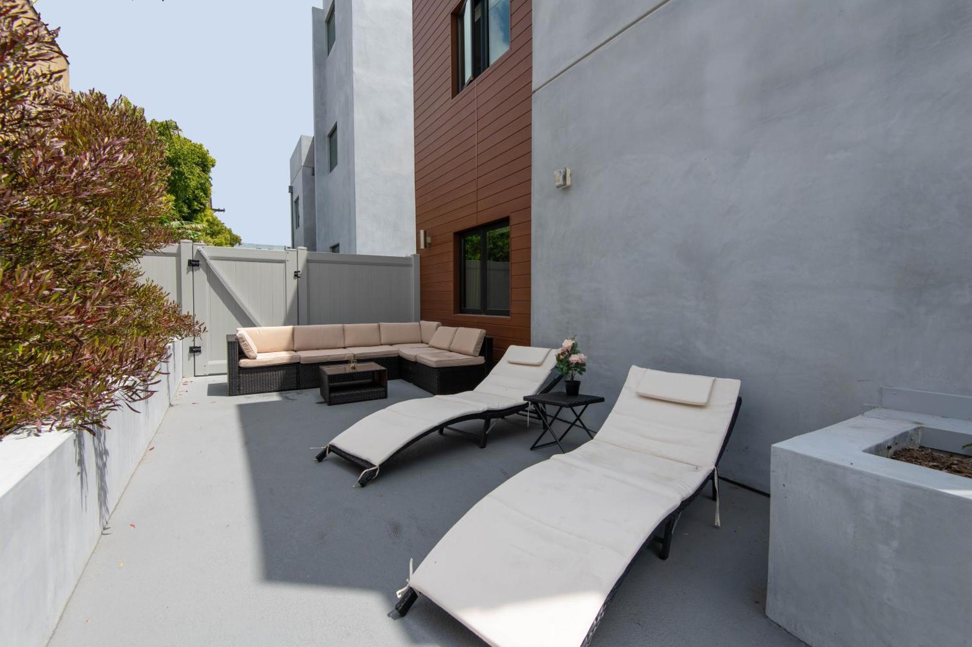 Regency Modern Apartments เกลนเดล ภายนอก รูปภาพ