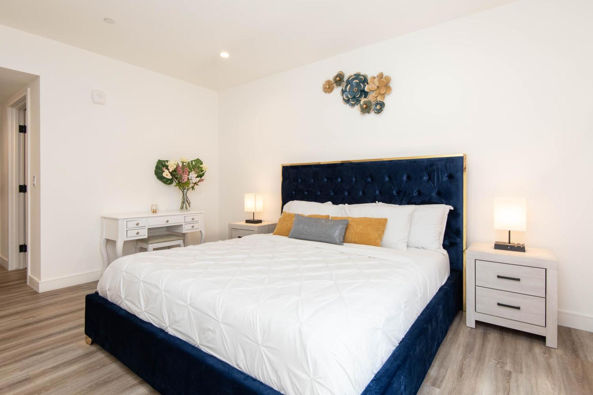 Regency Modern Apartments เกลนเดล ภายนอก รูปภาพ