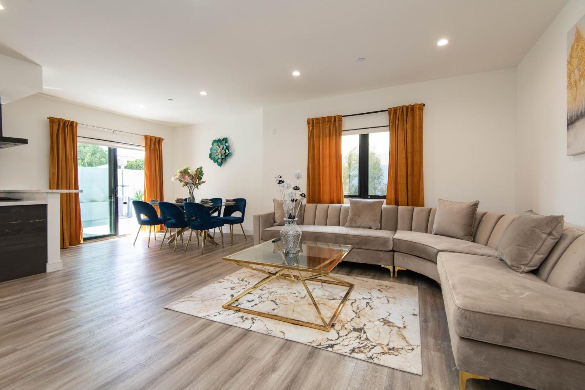 Regency Modern Apartments เกลนเดล ภายนอก รูปภาพ