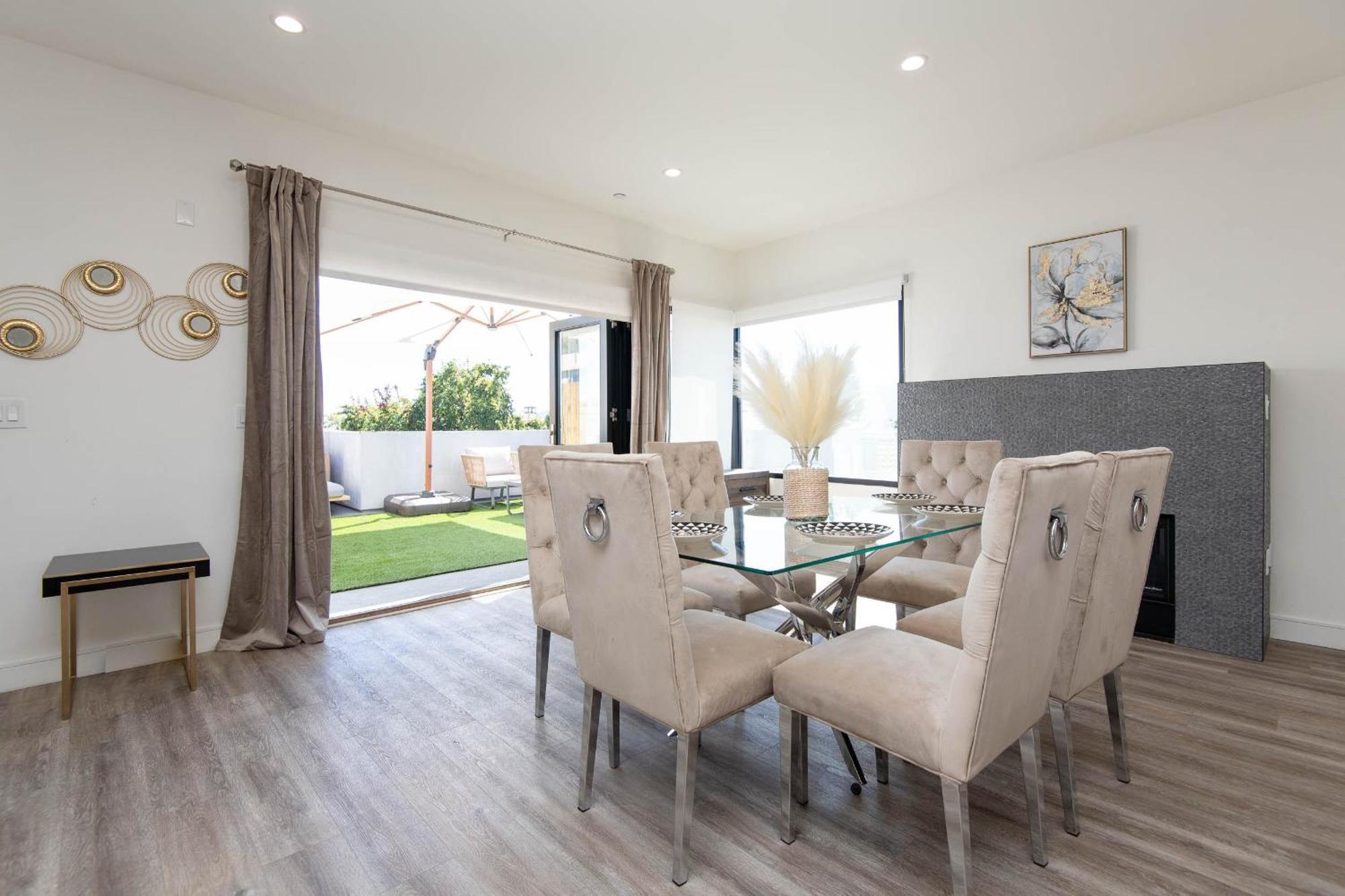 Regency Modern Apartments เกลนเดล ภายนอก รูปภาพ