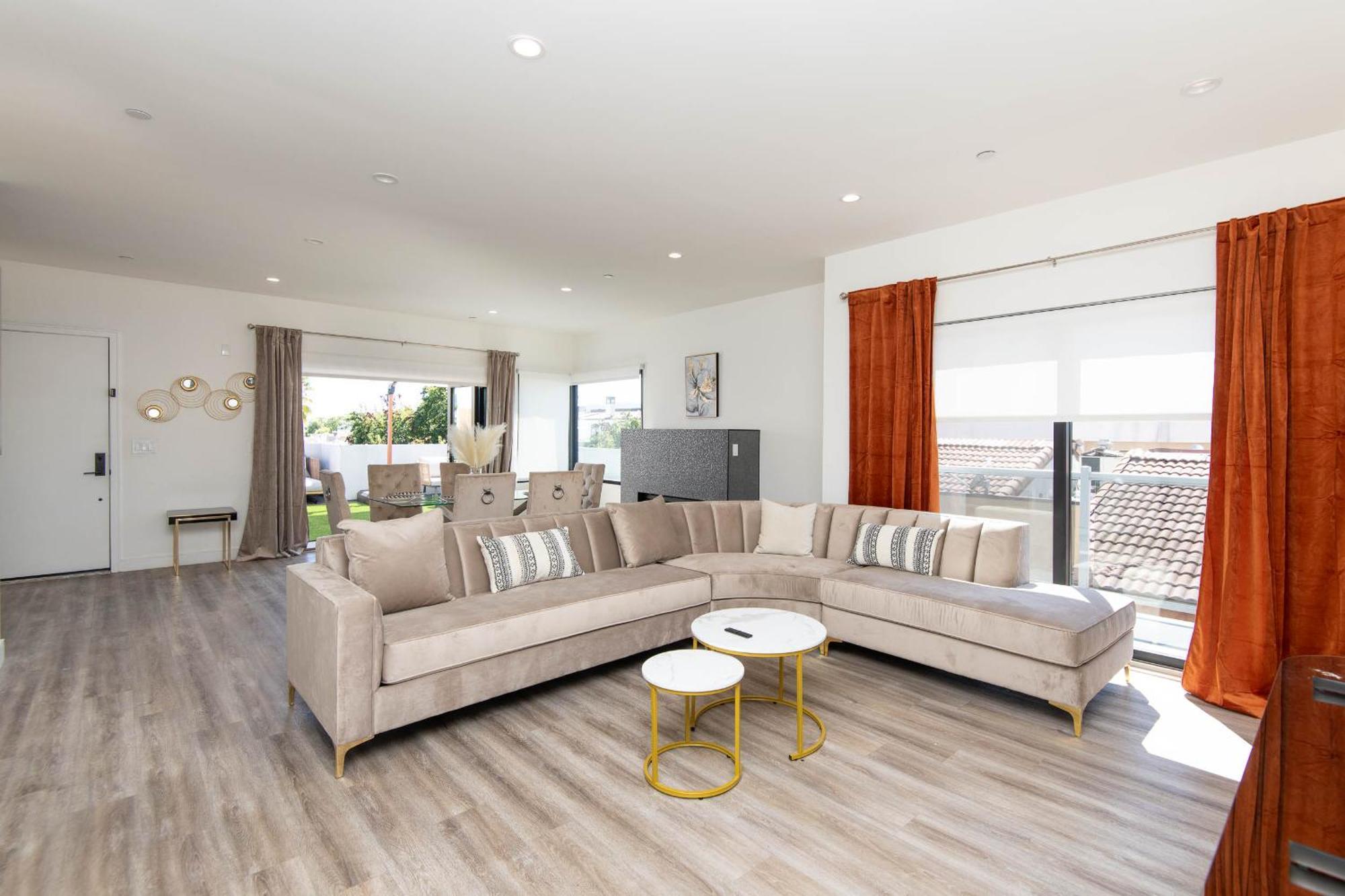 Regency Modern Apartments เกลนเดล ภายนอก รูปภาพ