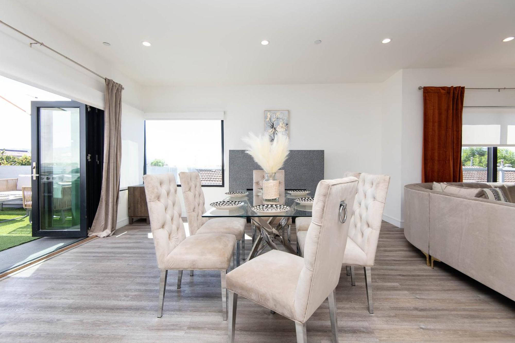 Regency Modern Apartments เกลนเดล ภายนอก รูปภาพ